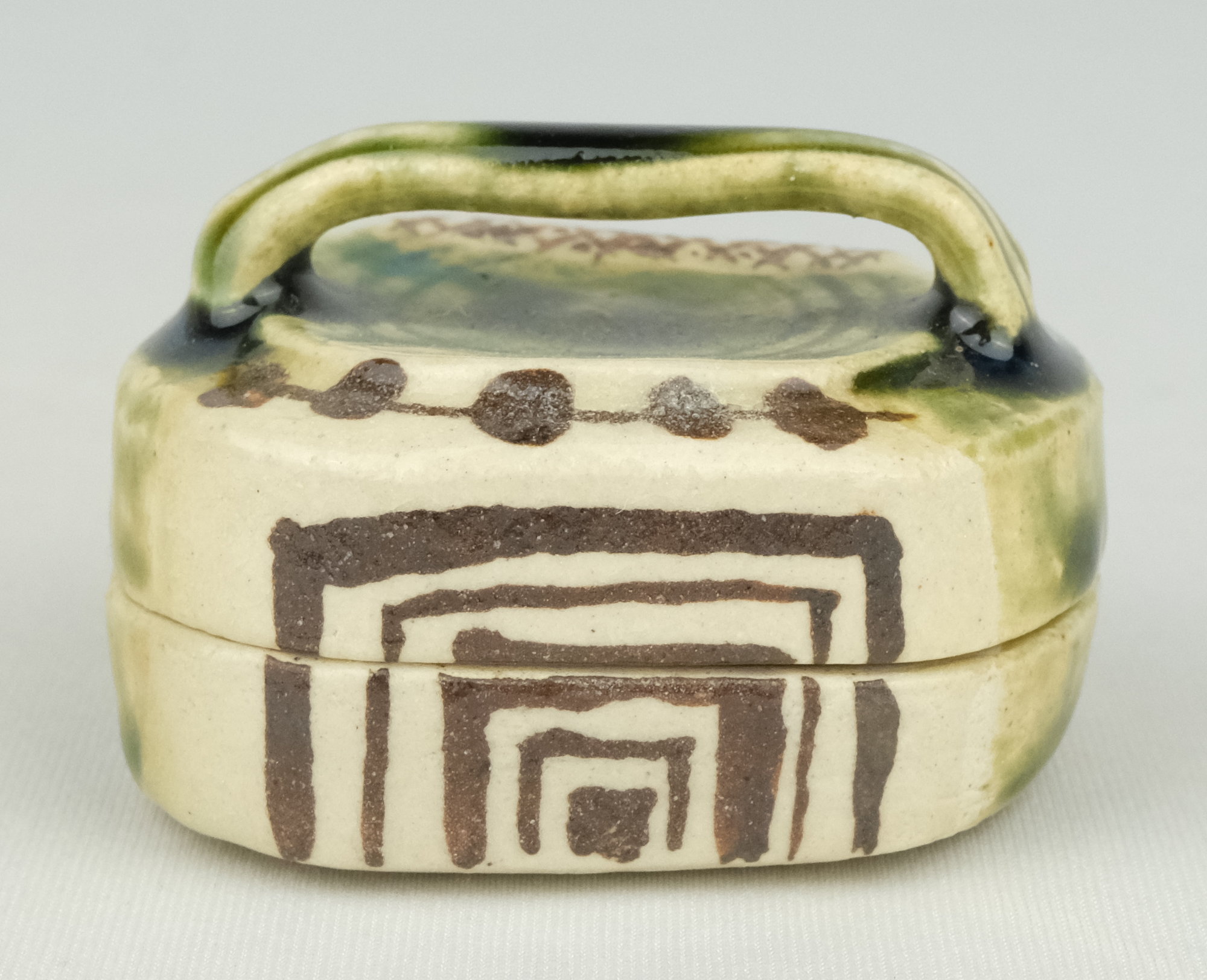 栗山園オンライン通販部 / 【出物】 織部香合 加藤芳右衛門